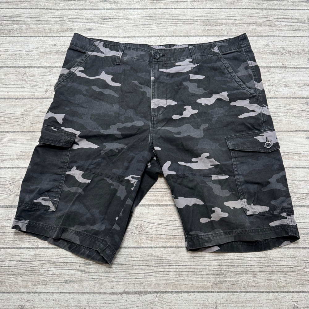 Mountain Ridge Cargo Shorts Men's 38 Black Gray Camo Relaxed Fit Hiking Utility
